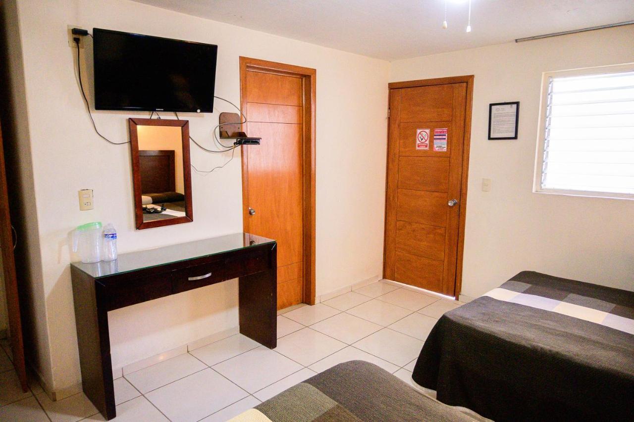Hotel Acuario En Ocotlan Bagian luar foto