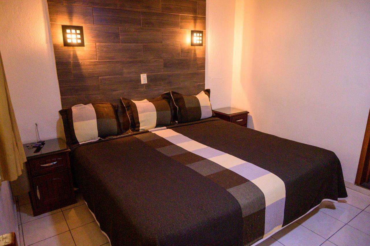 Hotel Acuario En Ocotlan Bagian luar foto