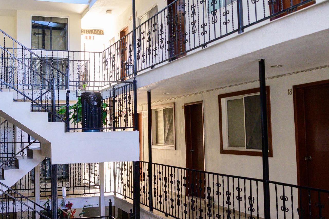 Hotel Acuario En Ocotlan Bagian luar foto
