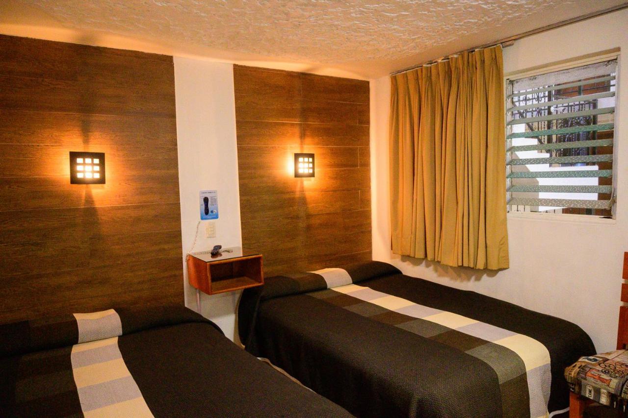 Hotel Acuario En Ocotlan Bagian luar foto