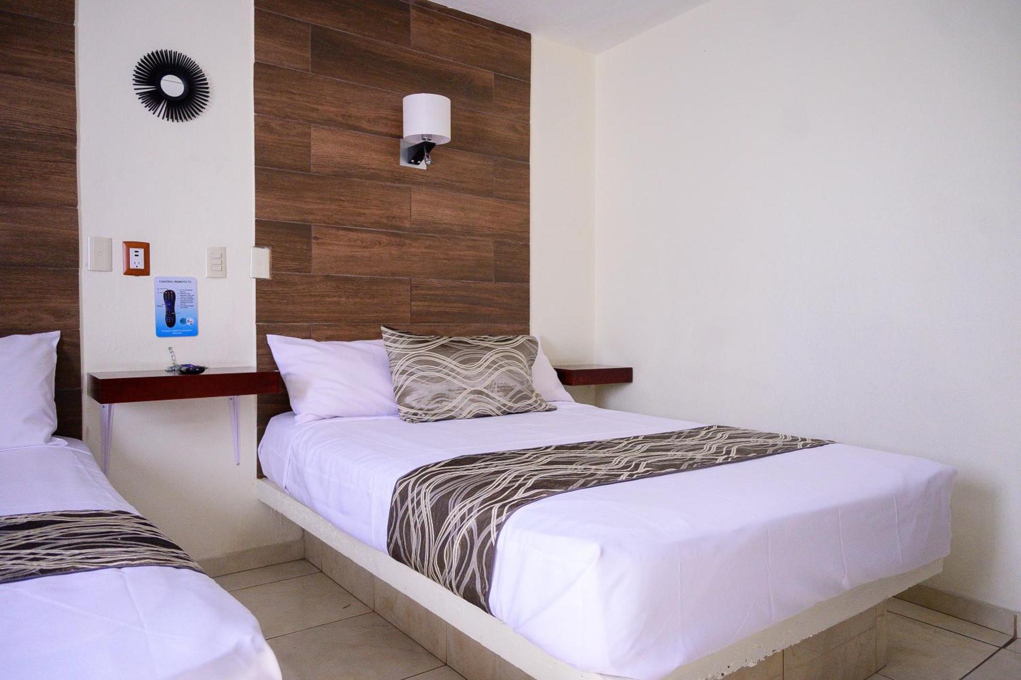 Hotel Acuario En Ocotlan Bagian luar foto