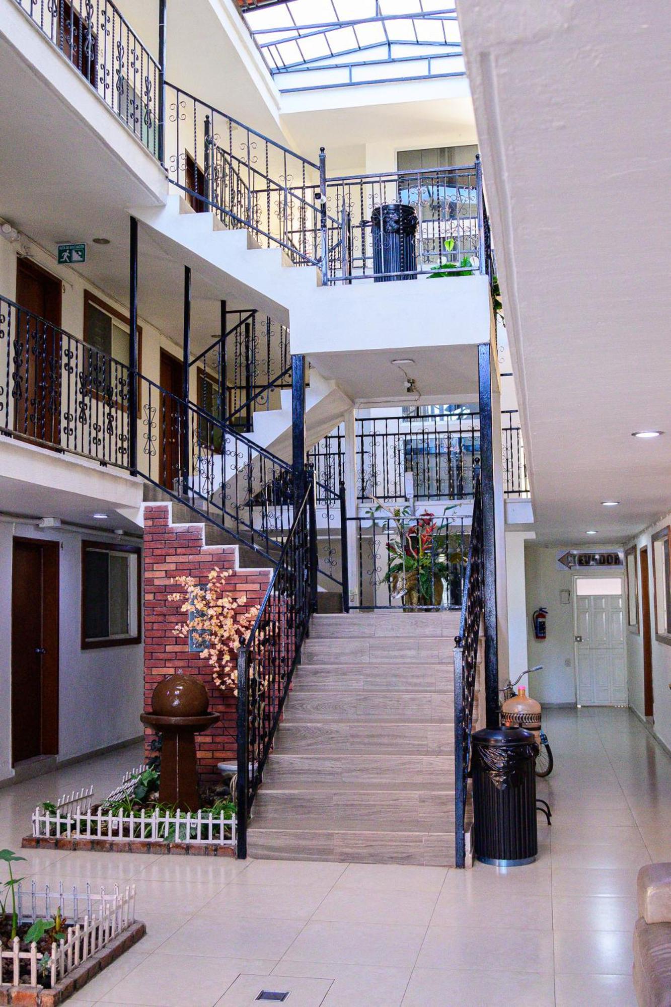Hotel Acuario En Ocotlan Bagian luar foto